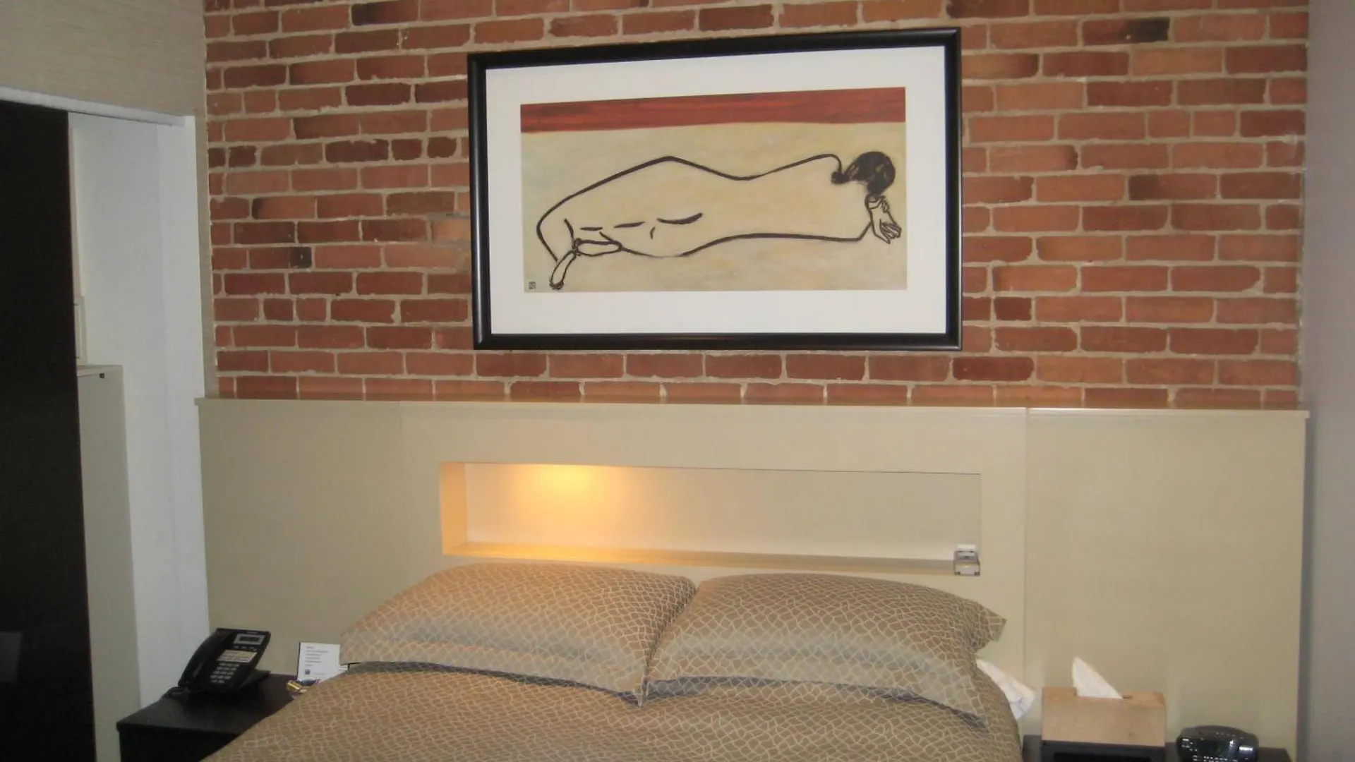 ***  1595 Saint-Denis Hotel Montreal Canada