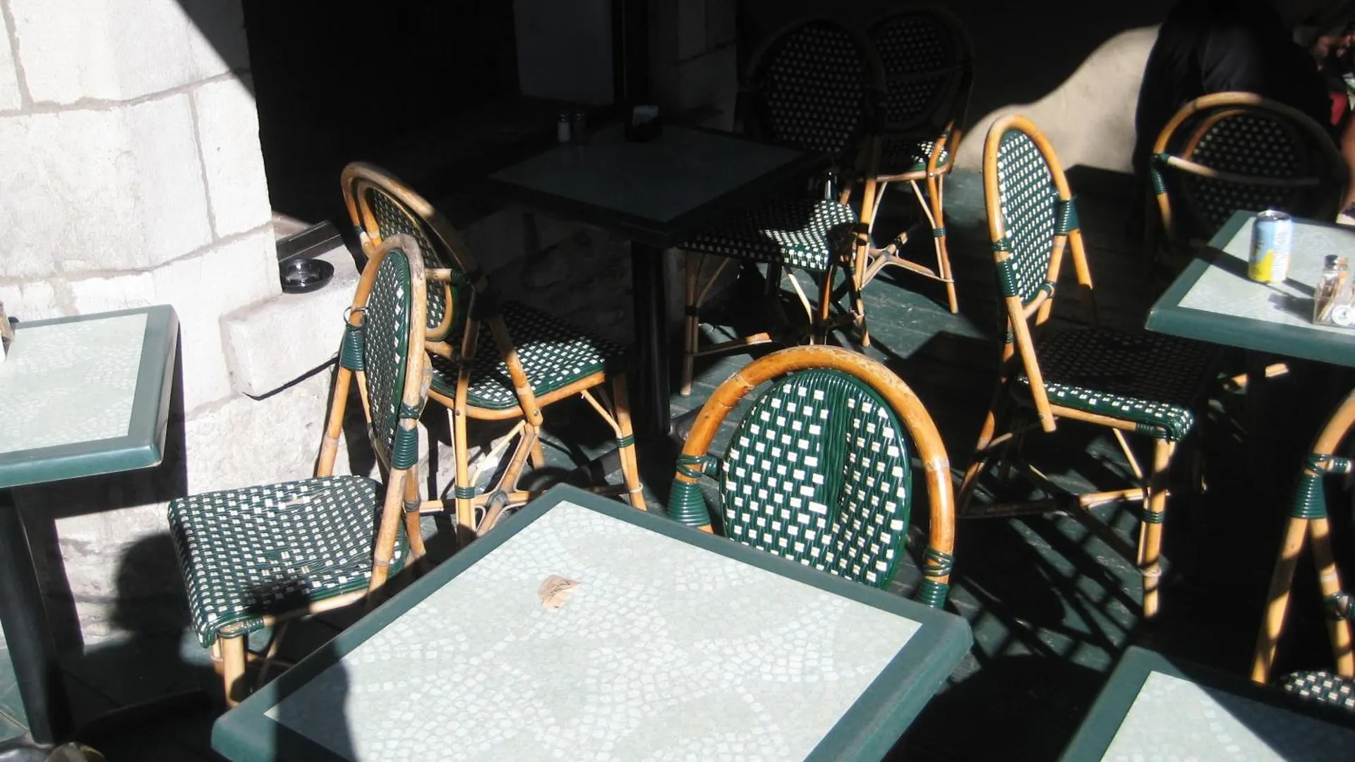 1595 Saint-Denis Hotel Montreal
