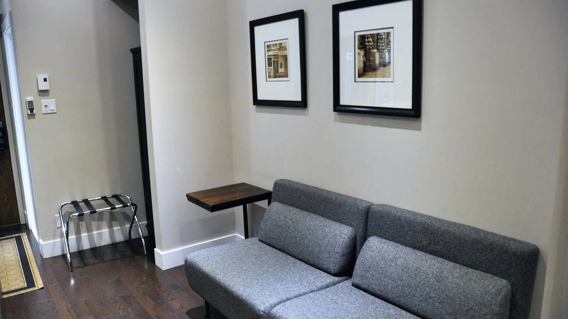 1595 Saint-Denis Hotel Montreal 3*,  Canada