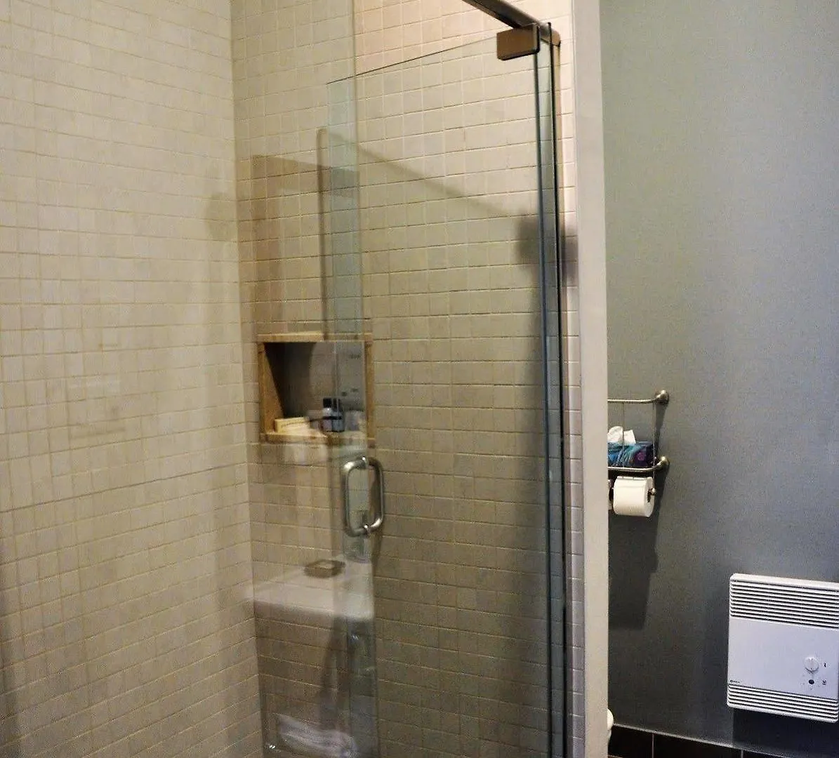 1595 Saint-Denis Hotel Montreal